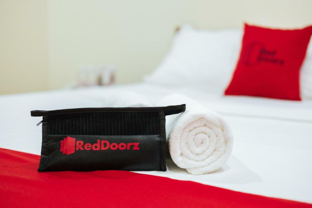 Reddoorz Premium Near Pristine Beach Puerto Princesa Ngoại thất bức ảnh
