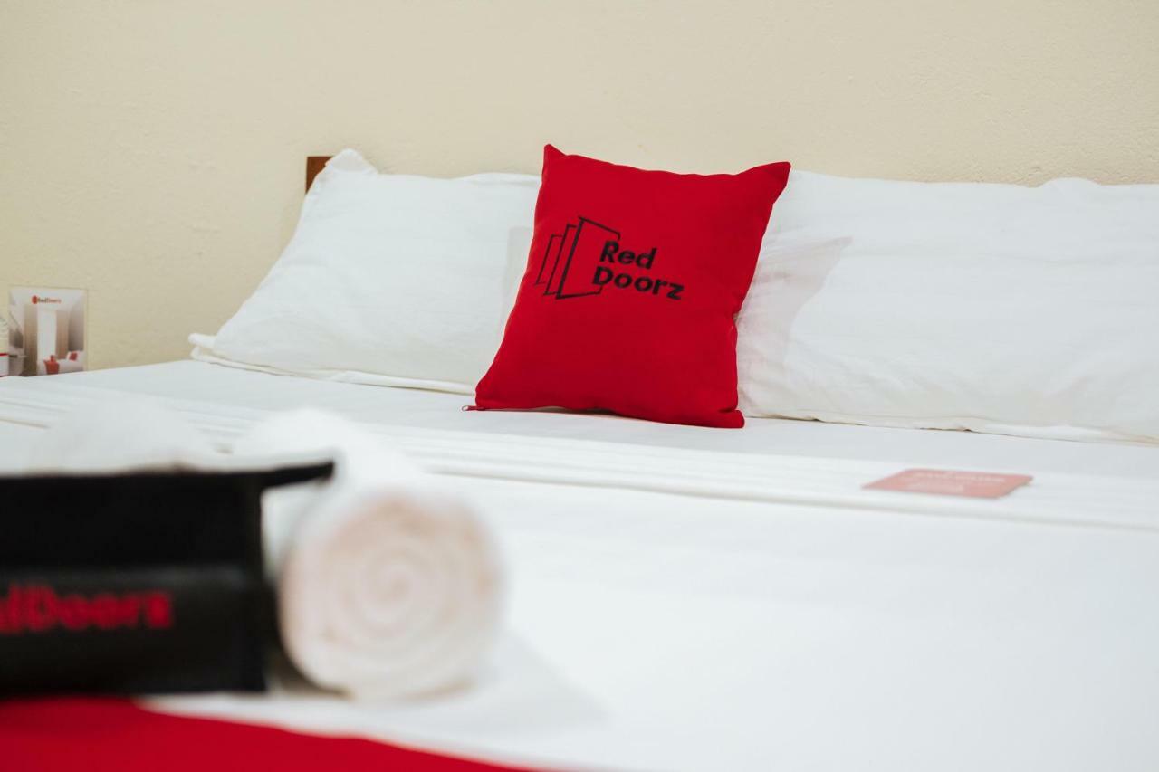 Reddoorz Premium Near Pristine Beach Puerto Princesa Ngoại thất bức ảnh